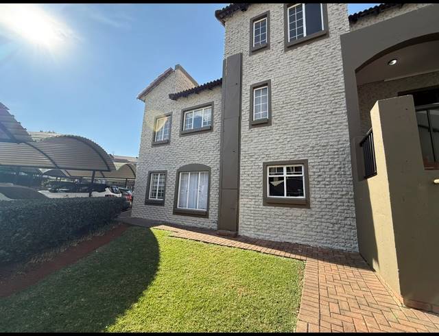 3 BEDROOM FLAT FOR SALE IN CASTLEVIEW
